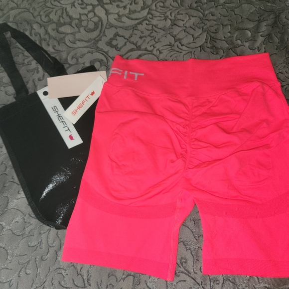 SHEFIT - Seamless Ribbed Shorts with Ruched Bum - Coral - Size 1 Luxe - Picture 5 of 5